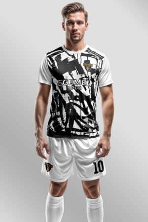 Siyah Beyaz Retro Halı Saha Forma